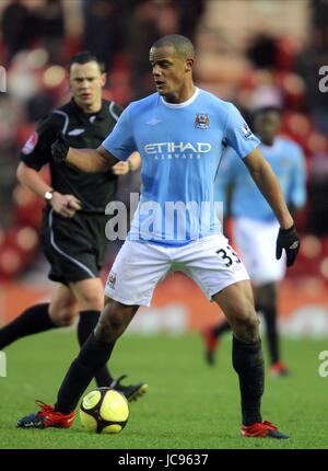 VINCENT KOMPANY Manchester City FC RIVERSIDE STADIUM MIDDLESBROUGH INGHILTERRA 02 Gennaio 2010 Foto Stock