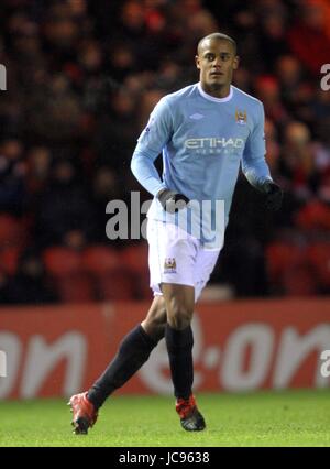 VINCENT KOMPANY Manchester City FC RIVERSIDE STADIUM MIDDLESBROUGH INGHILTERRA 02 Gennaio 2010 Foto Stock