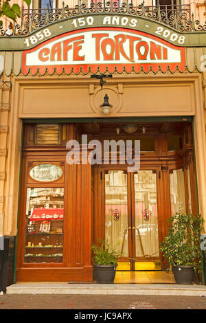 Cafe Tortone, nel maggio avenue, Buenos Aires, Argentina. Nel Café Tortoni è il più antico caffè più famosi di Buenos Aires. Foto Stock