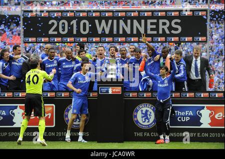 CHELSEA GIOCATORI CELEBRARE CON CHELSEA V Portsmouth Wembley Stadium Londra Inghilterra 15 Maggio 2010 Foto Stock