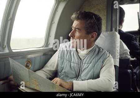 Giornalista francese e fondatore del quotidiano "L'Express" Jean Jacques Servan-Schreiber in viaggio per gli Stati Uniti d'America. c.1970 Photo Michael Holtz Foto Stock