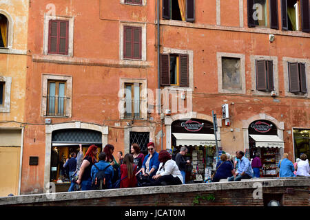 Caldo color pastello shabby chic case Foto Stock