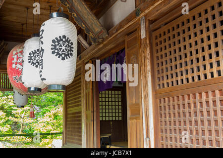 Tempio d'oro, Kinkaku-ji è uno Zen tempio buddista, Kyoto, Giappone. Foto Stock