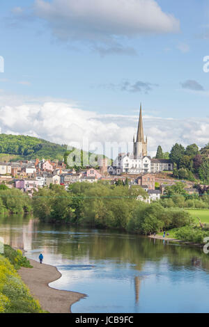 Il Riverside attraente cittadina di Ross on Wye, Herefordshire, England, Regno Unito Foto Stock