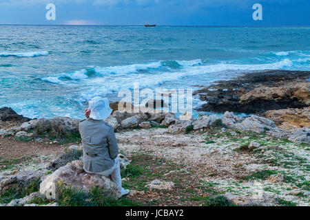 Tempestoso, capitale costa, mare, anteriore, presso le tombe dei re Avenue, Paphos, Cipro Foto Stock