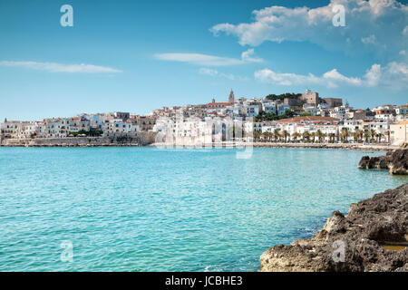 Vecchio seeside comune di Vieste in Puglia, Italia Foto Stock