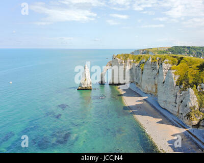 Panorama del canale inglese costa a strapiombo sul Eretrat cote d'alabastro, Francia Foto Stock