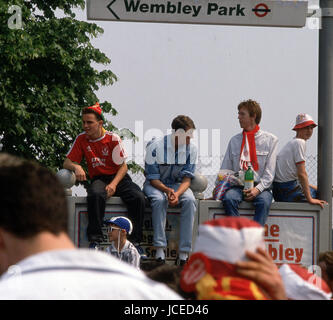 Liverpool v Everton finale di FA Cup 1986. Tifosi del Liverpool prima della partita, Wembley Park, Stadio di Wembley Nome: Data: Evento: posizione: Foto Stock