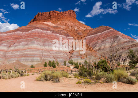 Paria Movie set, Paria River Valley, Utah, Stati Uniti d'America. Filmkulisse in mehreren Western zwischen 1963 und 1976. Paria Movie set, Paria River Valley, Utah, Stati Uniti d'America. Riprese in diversi film western dal 1963 fino al 1976. Foto Stock