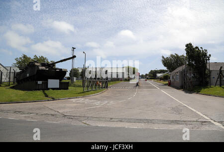 Castlemartin, UK. Il 15 giugno, 2017. Un serbatoio di ingresso alla gamma Castlemartin. Un soldato è stato ucciso e altri tre feriti dopo un incidente che coinvolga un serbatoio a Castlemartin gamma in Pembrokeshire, Galles, UK Credit: D Legakis/Alamy Live News Foto Stock