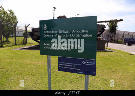 Castlemartin, UK. Il 15 giugno, 2017. L'ingresso alla gamma Castlemartin. Un soldato è stato ucciso e altri tre feriti dopo un incidente che coinvolga un serbatoio a Castlemartin gamma in Pembrokeshire, Galles, UK Credit: D Legakis/Alamy Live News Foto Stock