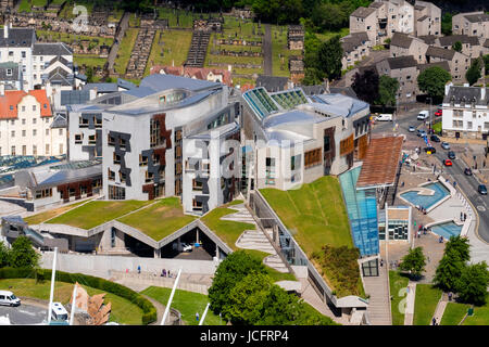 Vista esterno dell edificio del Parlamento scozzese a Holyrood a Edimburgo, Scozia, Regno Unito. Foto Stock