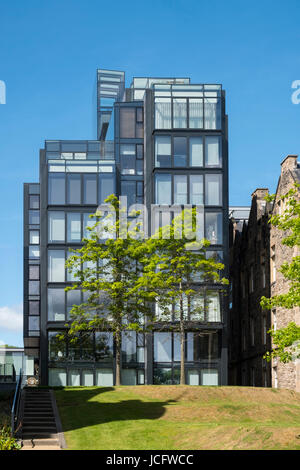 Vista del nuovo Quartermile residenziali di lusso lo sviluppo di proprietà a Edimburgo, Scozia. Foto Stock