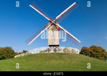 Il mulino a vento di Sint-Janshuis a Bruges, Belgio. Foto Stock