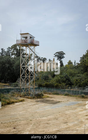 Torre di avvistamento delle Nazioni Unite nella zona cuscinetto delle Nazioni Unite, Nicosia, Cipro Foto Stock