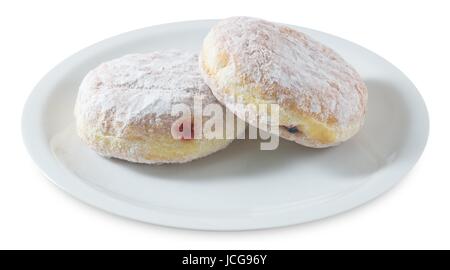 Alimenti e prodotti da forno freschi, ciambelle dolci Confettura di fragole e confettura di mirtilli con Topping di glassa isolati su sfondo bianco. Foto Stock