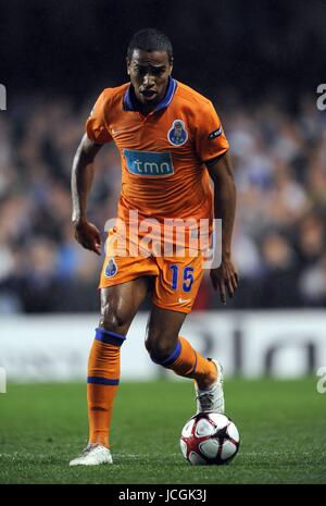 ALVARO PEREIRA FC PORTO CHELSEA V FC Porto, CHAMPIONS LEAGUE Stamford Bridge, Londra, Inghilterra 15 settembre 2009 DIZ102366 CHELSEA V FC PORTO ATTENZIONE! Questa fotografia può essere utilizzata solo per il giornale e/o rivista scopi editoriali. Non possono essere utilizzate per pubblicazioni riguardanti 1 player, 1 Club o 1 concorrenza senza autorizzazione scritta da parte di Football DataCo Ltd. Per qualsiasi domanda, contattare Football DataCo Ltd il +44 (0) 207 864 9121 Foto Stock