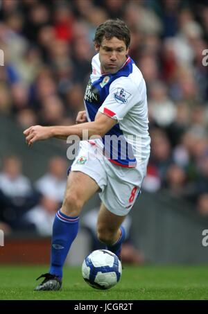 DAVID DUNN Blackburn Rovers FC Blackburn Rovers v Burnley,BARCLAYS PREMIERSHIP EWOOD PARK, Blackburn, Inghilterra 18 ottobre 2009 GAA1066 ATTENZIONE! Questa fotografia può essere utilizzata solo per il giornale e/o rivista scopi editoriali. Non possono essere utilizzate per pubblicazioni riguardanti 1 player, 1 Club o 1 concorrenza senza autorizzazione scritta da parte di Football DataCo Ltd. Per qualsiasi domanda, contattare Football DataCo Ltd il +44 (0) 207 864 9121 Foto Stock