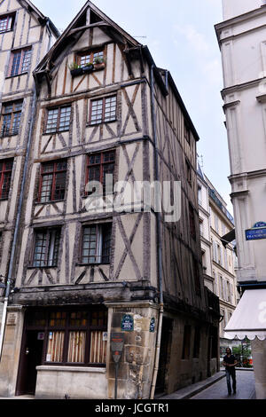 Parigino casa médieval, rue François Miron, Paris 4ème, Francia Foto Stock