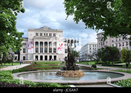 Riga, Lettonia - 1 giugno 2017: Opera Nazionale Lettone house Foto Stock