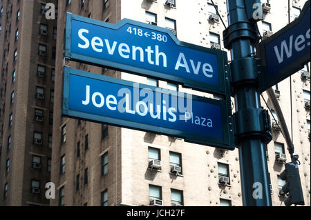 Joe Lewis Plaza è una piccola area di New York City che onora il grande heavyweight champion Foto Stock