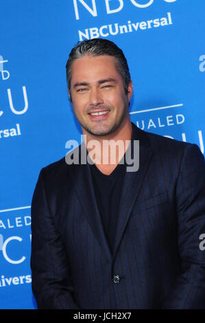 Taylor Kinney frequentando il 2017 NBCUniversal iniziali per il caso al Rockefeller Center di New York City e New York. Dotato di: Taylor Kinney dove: la città di New York, New York, Stati Uniti quando: 15 maggio 2017 Credit: Dan Jackman/WENN.com Foto Stock