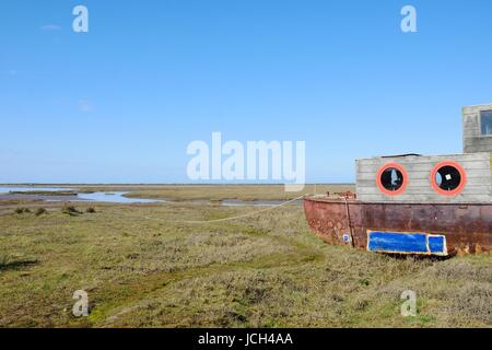 Houseboat in legno in estuario norfolk Foto Stock