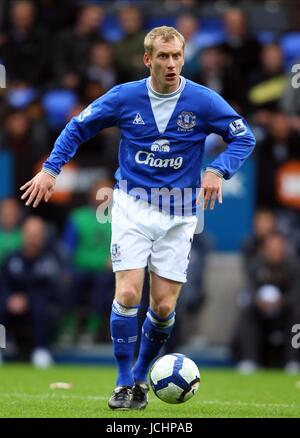 TONY HIBBERT Everton FC Bolton Wanderers V Everton Reebok Stadium, BOLTON, Inghilterra 25 ottobre 2009 GAA2134 ATTENZIONE! Questa fotografia può essere utilizzata solo per il giornale e/o rivista scopi editoriali. Non può essere utilizzata per, Internet/uso Online né per le pubblicazioni riguardanti 1 player, 1 Club o 1 CONCORRENZA, senza autorizzazione scritta da parte di Football DataCo Ltd. Per qualsiasi domanda, contattare Football DataCo Ltd il +44 (0) 207 864 9121 Foto Stock