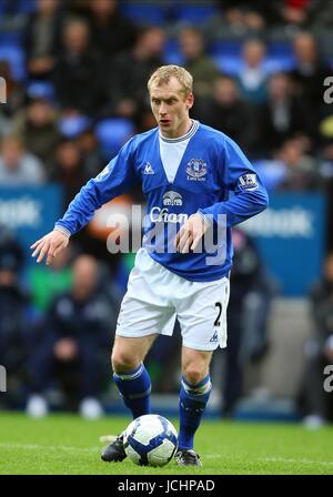 TONY HIBBERT Everton FC Bolton Wanderers V Everton Reebok Stadium, BOLTON, Inghilterra 25 ottobre 2009 GAA2135 ATTENZIONE! Questa fotografia può essere utilizzata solo per il giornale e/o rivista scopi editoriali. Non può essere utilizzata per, Internet/uso Online né per le pubblicazioni riguardanti 1 player, 1 Club o 1 CONCORRENZA, senza autorizzazione scritta da parte di Football DataCo Ltd. Per qualsiasi domanda, contattare Football DataCo Ltd il +44 (0) 207 864 9121 Foto Stock