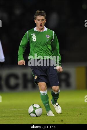 STEVEN DAVIS IRLANDA DEL NORD IRLANDA DEL NORD V SERBIA WINDSOR PARK, BELFAST, IRLANDA DEL NORD 14 novembre 2009 GAA3268 IRLANDA DEL NORD V SERBIA ATTENZIONE! Questa fotografia può essere utilizzata solo per il giornale e/o rivista scopi editoriali. Non possono essere utilizzate per pubblicazioni riguardanti 1 player, 1 Club o 1 concorrenza senza autorizzazione scritta da parte di Football DataCo Ltd. Per qualsiasi domanda, contattare Football DataCo Ltd il +44 (0) 207 864 9121 Foto Stock