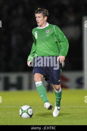 STEVEN DAVIS IRLANDA DEL NORD IRLANDA DEL NORD V SERBIA WINDSOR PARK, BELFAST, IRLANDA DEL NORD 14 novembre 2009 GAA3333 IRLANDA DEL NORD V SERBIA ATTENZIONE! Questa fotografia può essere utilizzata solo per il giornale e/o rivista scopi editoriali. Non possono essere utilizzate per pubblicazioni riguardanti 1 player, 1 Club o 1 concorrenza senza autorizzazione scritta da parte di Football DataCo Ltd. Per qualsiasi domanda, contattare Football DataCo Ltd il +44 (0) 207 864 9121 Foto Stock