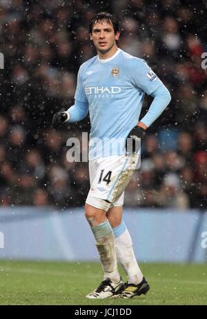 ROQUE SANTA CRUZ del Manchester City FC Manchester City V SUNDERLAND City of Manchester Stadium, Manchester, Inghilterra 19 dicembre 2009 GAB6632 ATTENZIONE! Questa fotografia può essere utilizzata solo per il giornale e/o rivista scopi editoriali. Non può essere utilizzata per, Internet/uso Online né per le pubblicazioni riguardanti 1 player, 1 Club o 1 CONCORRENZA, senza autorizzazione scritta da parte di Football DataCo Ltd. Per qualsiasi domanda, contattare Football DataCo Ltd il +44 (0) 207 864 9121 Foto Stock