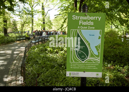 Strawberry Fields central Park di New York City STATI UNITI D'AMERICA Foto Stock