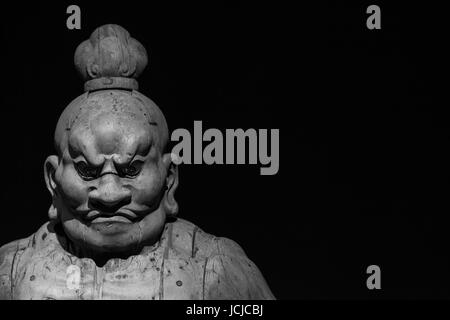 Giappone, woodmade Kongorikishi statua, muscolare, custodi del Buddha, 13 secolo Foto Stock