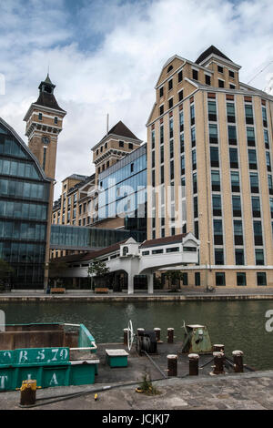 GRAND MOULINS DE PARIS RISTRUTTURATO COME UFFICIO DI LUSSO IN PANTIN PARIGI FRANCIA © Frédéric BEAUMONT Foto Stock