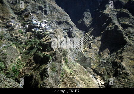 Il villaggio di Fontainas vicino a Ribeira Grande sull'isola di Santo Antao in Cape Berde nell'Oceano Atlantico in Africa. Foto Stock