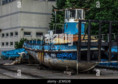 Fiume VECCHIO TUG - CANAL DE L'OURCQ PARIGI FRANCIA © Frédéric BEAUMONT Foto Stock