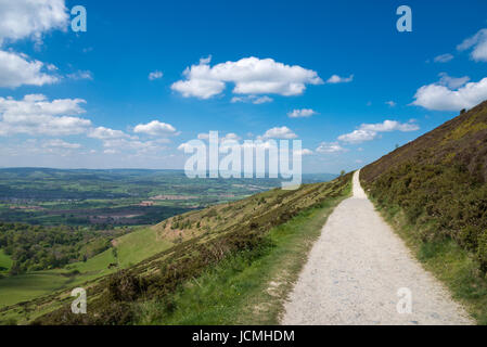 Splendide vedute dalla Moel Famau country park nella gamma Clwydian, il Galles del Nord. Foto Stock