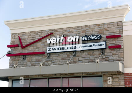 Segno su Verizon Wireless Services store Manitowoc, Wisconsin Foto Stock