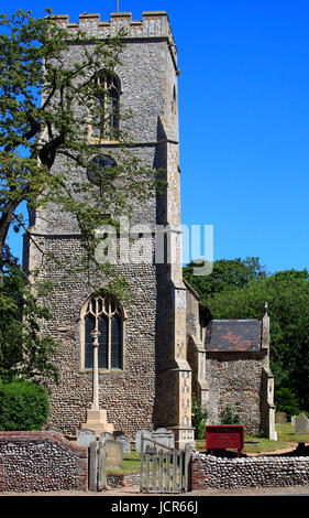 Weybourne Priory Chiesa di Tutti i Santi wit la sua torre sassone, Weybourne, Norfolk, Inghilterra, Europa Foto Stock