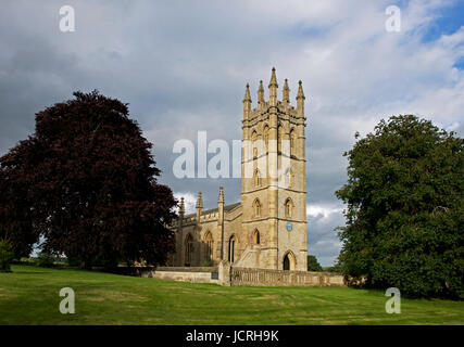 Chiesa di tutti i Santi nel villaggio di Churchill, Oxfordhire, England Regno Unito Foto Stock