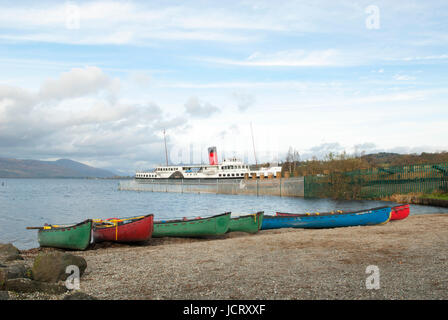 Cameriera del Loch Battello a vapore ormeggiato a Lomomnd rive, Balloch, Loch Lomond, Scozia Foto Stock