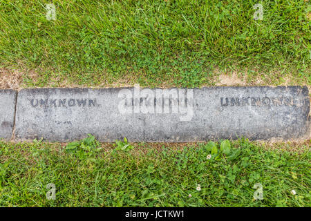 Cimitero Nazionale di Gettysburg battlefield park con dettaglio di tre pietre tomba del Soldato sconosciuto Foto Stock