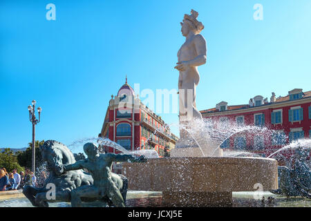 Nizza, Francia - 19 Marzo 2016: la fontana di Apollo onu Piazza Massena Foto Stock