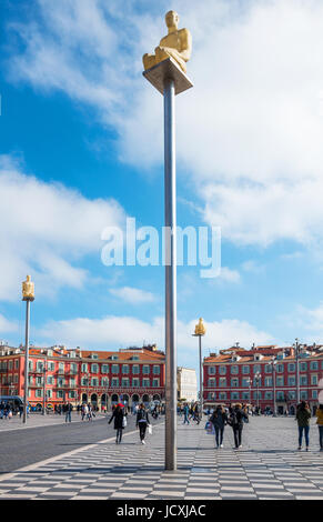 Nizza, Francia - 19 Marzo 2016: la gente a piedi in piazza Massena Foto Stock