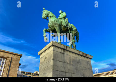 Statua equestre di re Alberto I (design Alfred Courtens), è stato inaugurato nel 1951. Mont des Arts è dedicata alla memoria di Alberto I, noto come 'sold Foto Stock