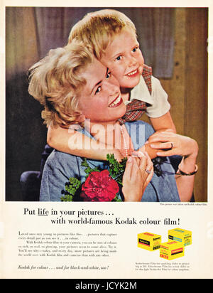 Negli anni sessanta la pubblicità pubblicità Kodak color film nella rivista americana datata 5 dicembre 1960 Foto Stock