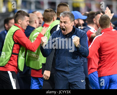 Pavel Hapal celebra la vittoria della Slovacchia dopo il fischio finale di UEFA Europei Under-21 match tra la Polonia e la Slovacchia a Arena Lublino su Giugno 16, 2017 a Lublin, Polonia. (Foto di MB Media) Foto Stock