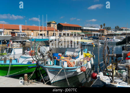 Porto di Pafo e area turistica, negozi di souvenir, fronte mare, Cipro Foto Stock