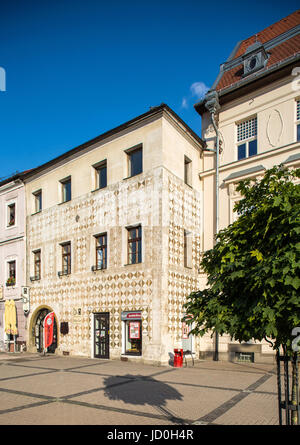 Banska Bystrica, Slovacchia - agosto 06, 2015: Vecchia Renaissance tenement house in Banska Bystrica, Slovacchia. Foto Stock